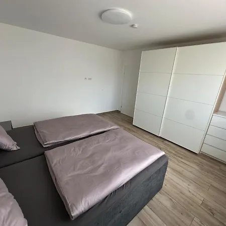 2 Rooms, 85 Square Meters With Kitchenette And Terrace Bruchkobel